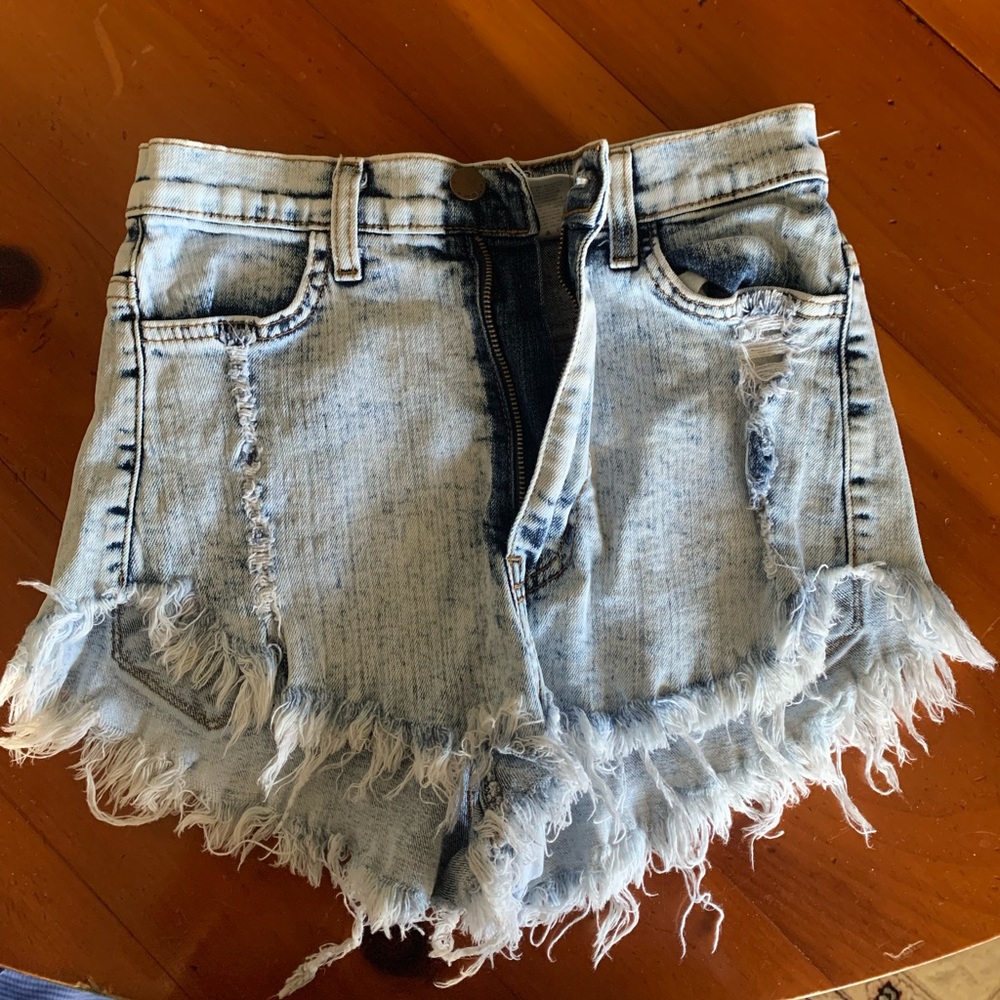 High waisted white wash jean shorts